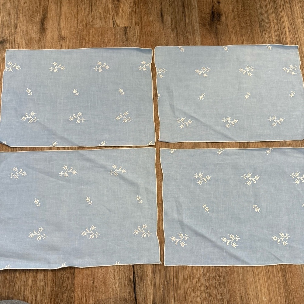 Vintage Table Placemats Blue White Floral Embroidered Cottagecore Classic Lot 4